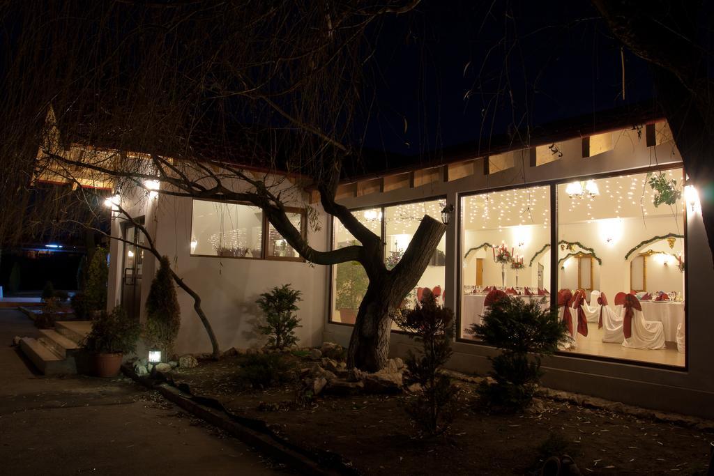 Pension Club Montana Campina Exterior photo