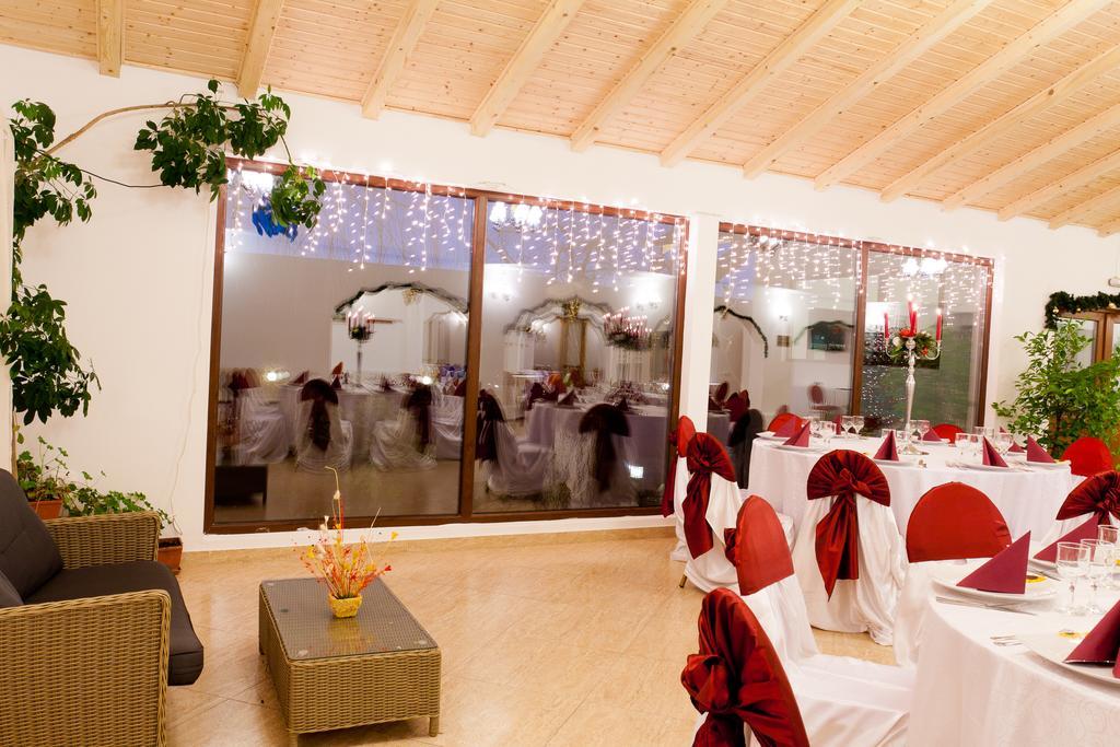Pension Club Montana Campina Exterior photo