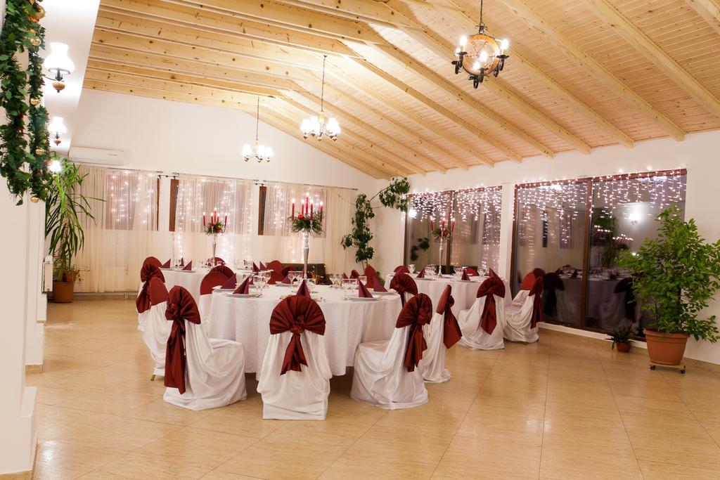 Pension Club Montana Campina Exterior photo