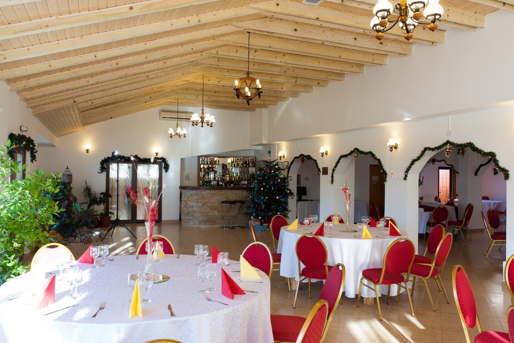 Pension Club Montana Campina Exterior photo