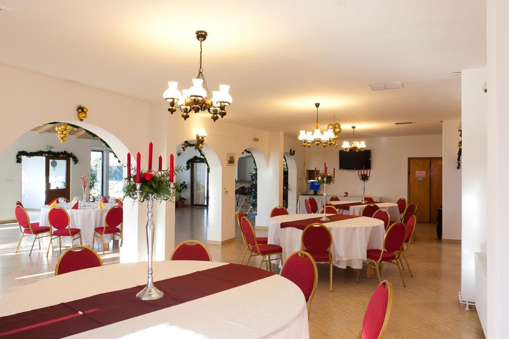 Pension Club Montana Campina Exterior photo