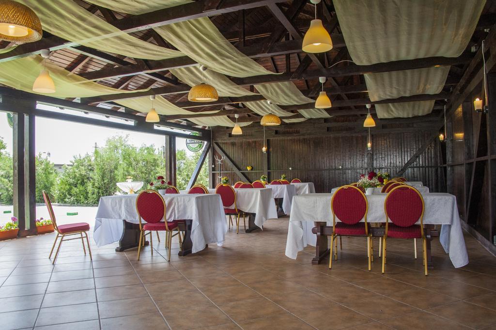 Pension Club Montana Campina Exterior photo