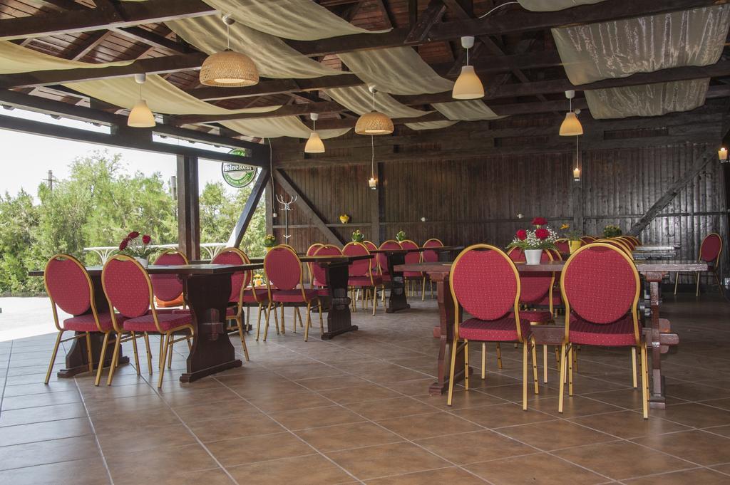 Pension Club Montana Campina Exterior photo