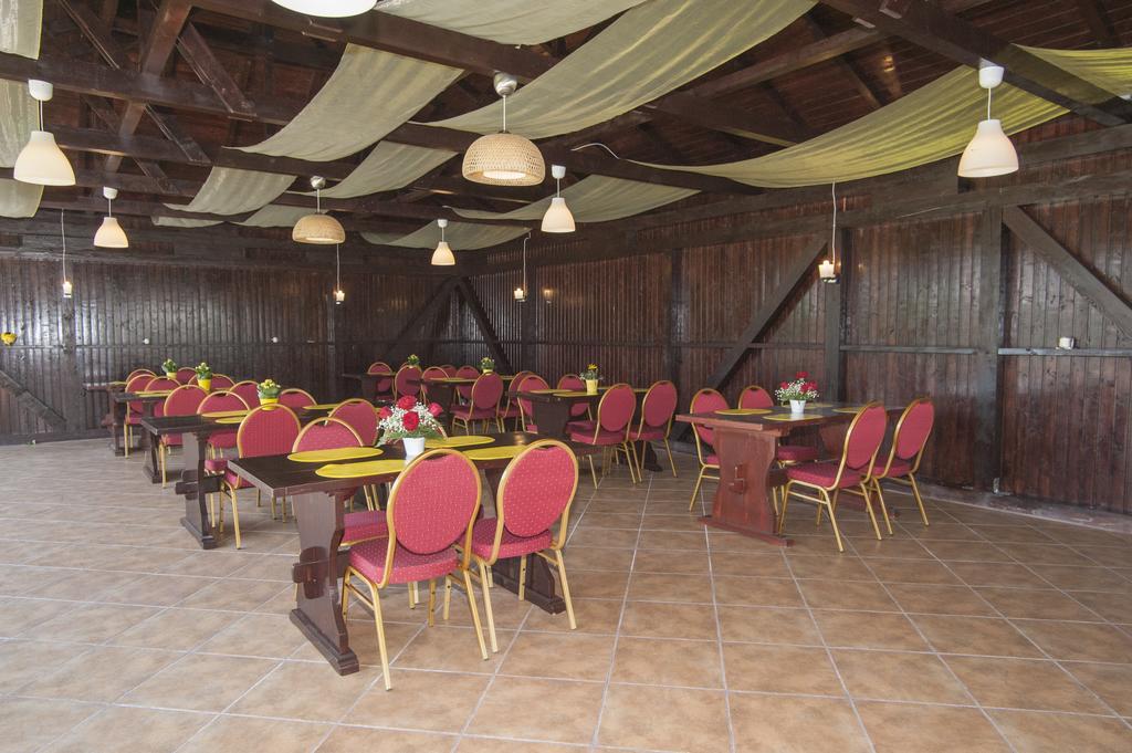 Pension Club Montana Campina Exterior photo