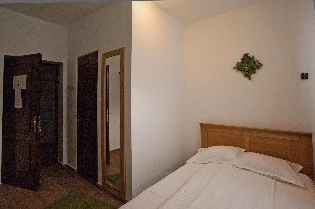 Pension Club Montana Campina Exterior photo